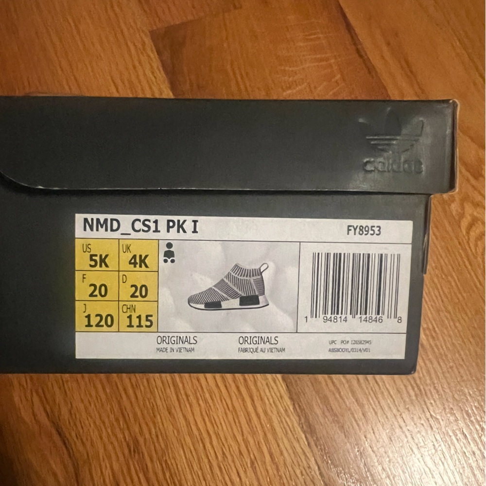 Adidas - Picture 2 of 6
